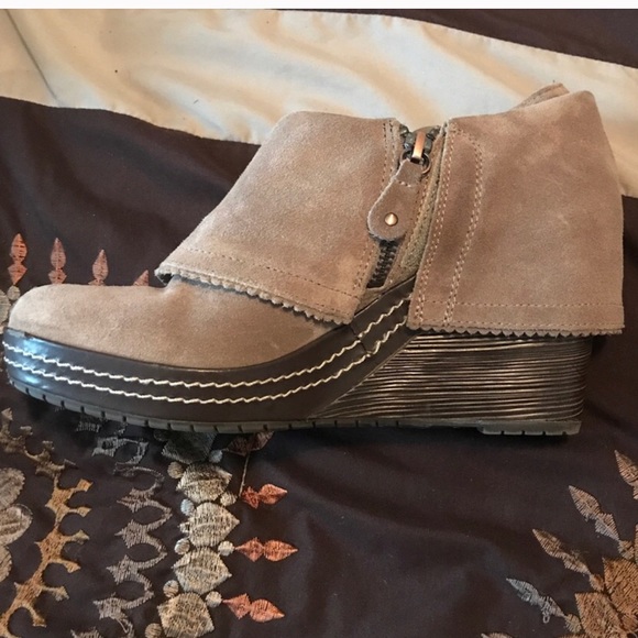 Wedges - Picture 2 of 4